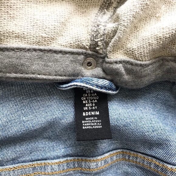 H&M hooded acid wash soft denim jacket VGUC (very light stain on shoulder) 5-6Y - Picture 7 of 10